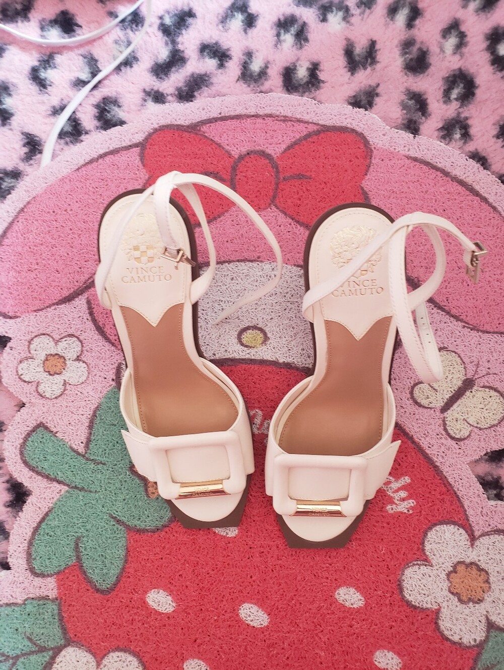 Vince Camuto heels used in good condition